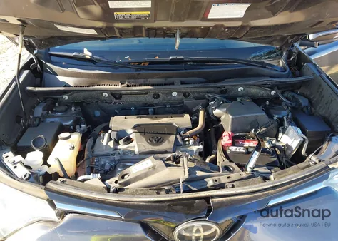 2017 Toyota Rav4 Xle z USA, uszkodzony, nr VIN JTMWFREV7HJ107943